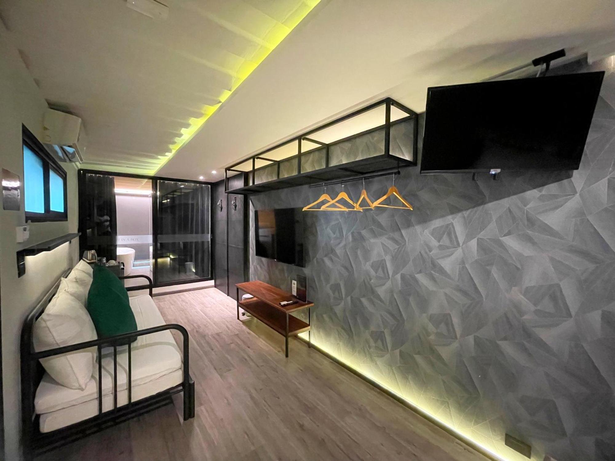 Nights In A Box Hotel Ban Muang  Room photo